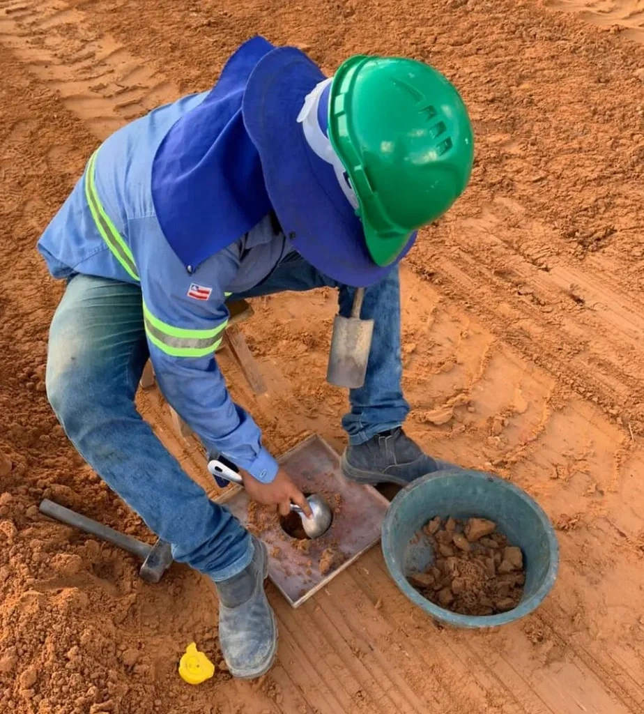 Ensaio de Densidade In Situ (Cone de Areia) em Foz do Iguaçu | Controle de Compactação